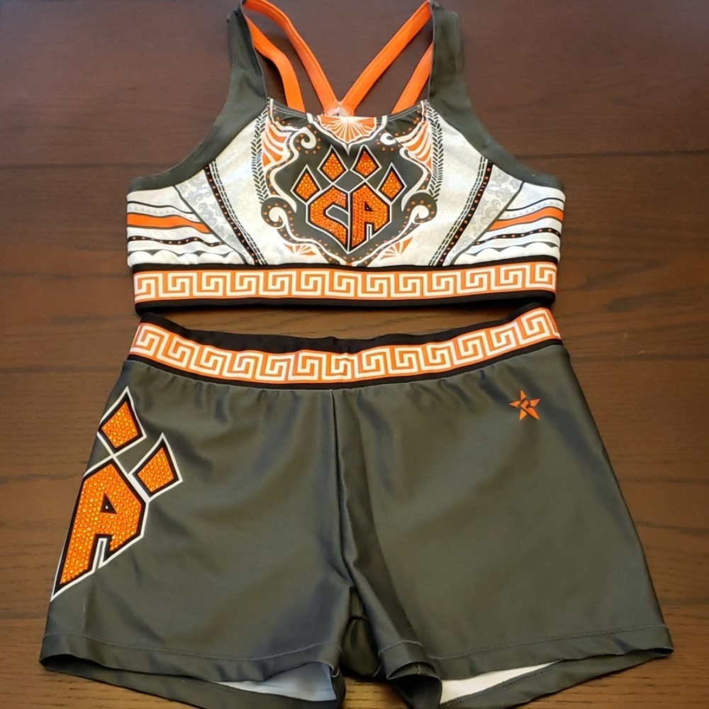 Cheer Athletics team warm up set AM